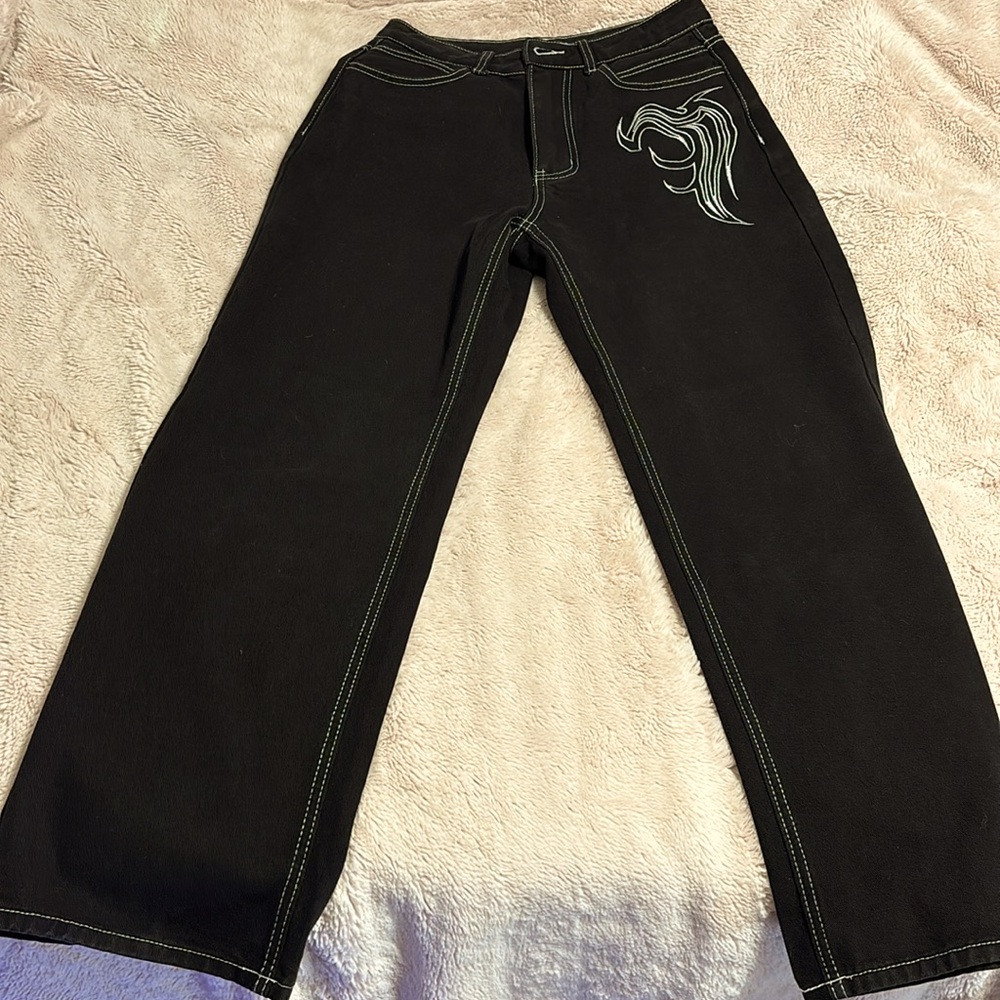 Very cute black cargos